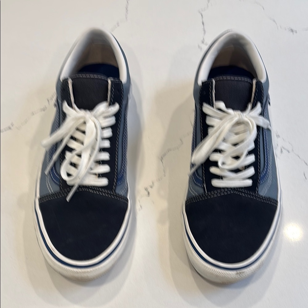 Men's Classic navy and light blue